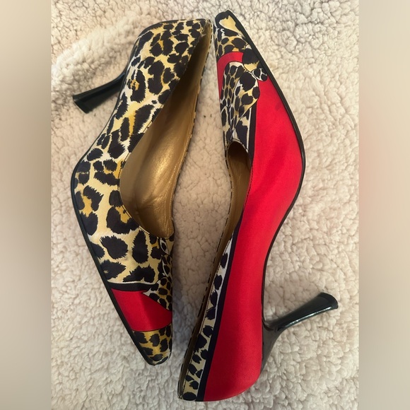 Stuart Weitzman leopard-print & red pointed-toe pumps size 8.5 - Picture 3 of 9